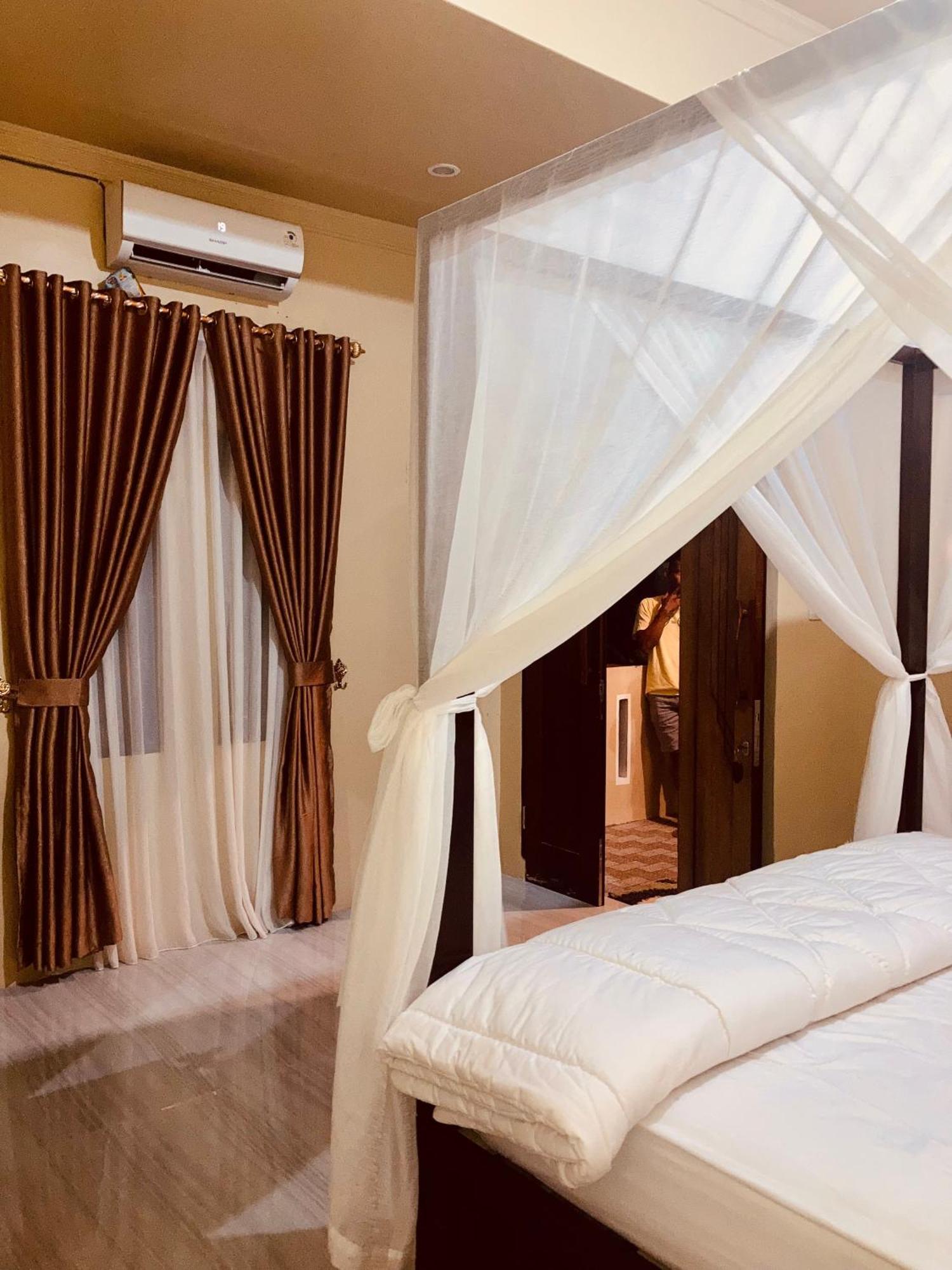 R5 Keramba Inn Bukit Lawang Eksteriør billede